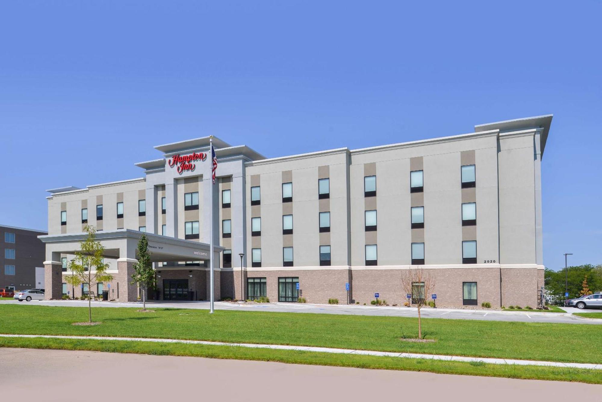 Hampton Inn By Hilton Omaha Airport, Ia Carter Lake Exterior photo