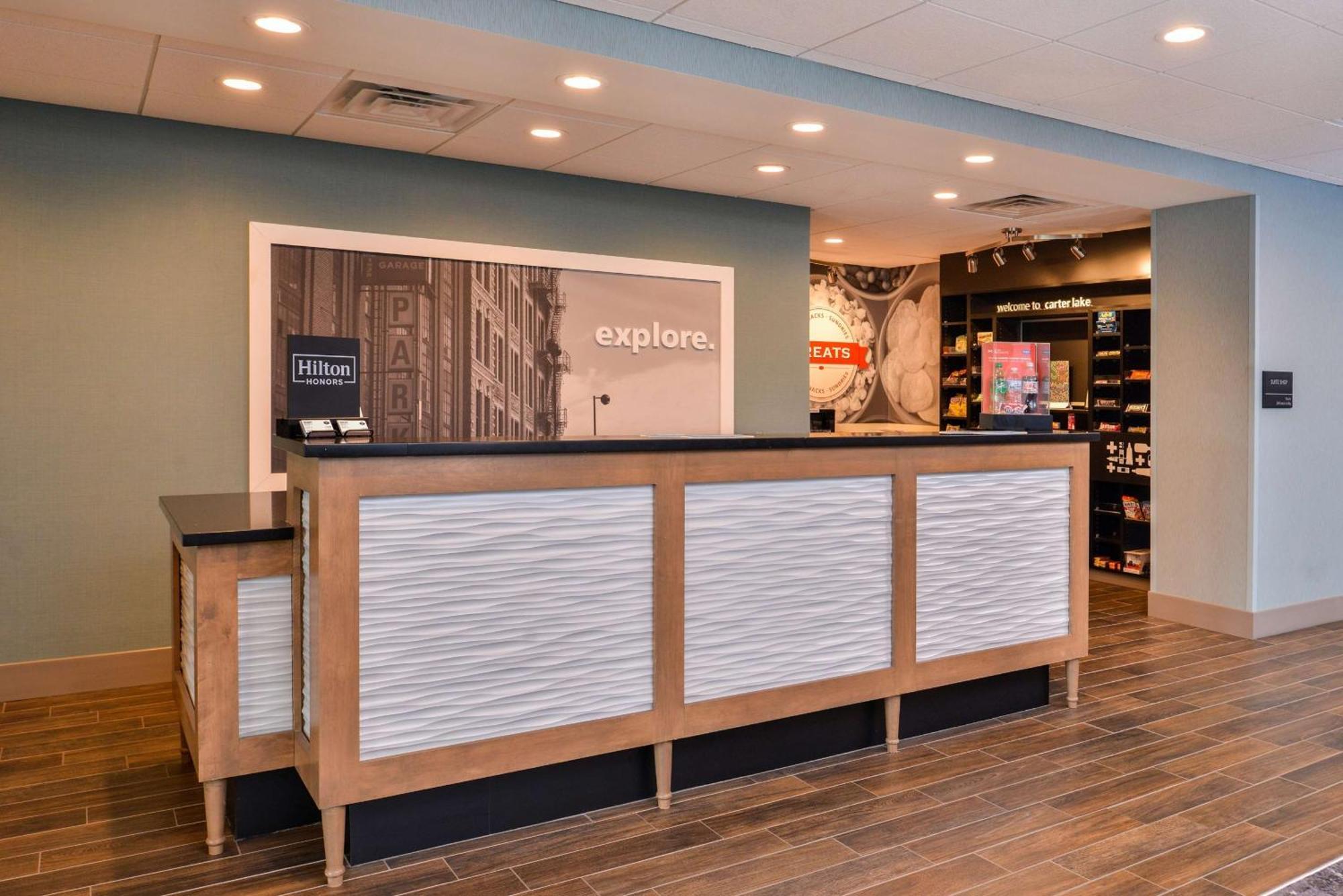 Hampton Inn By Hilton Omaha Airport, Ia Carter Lake Exterior photo