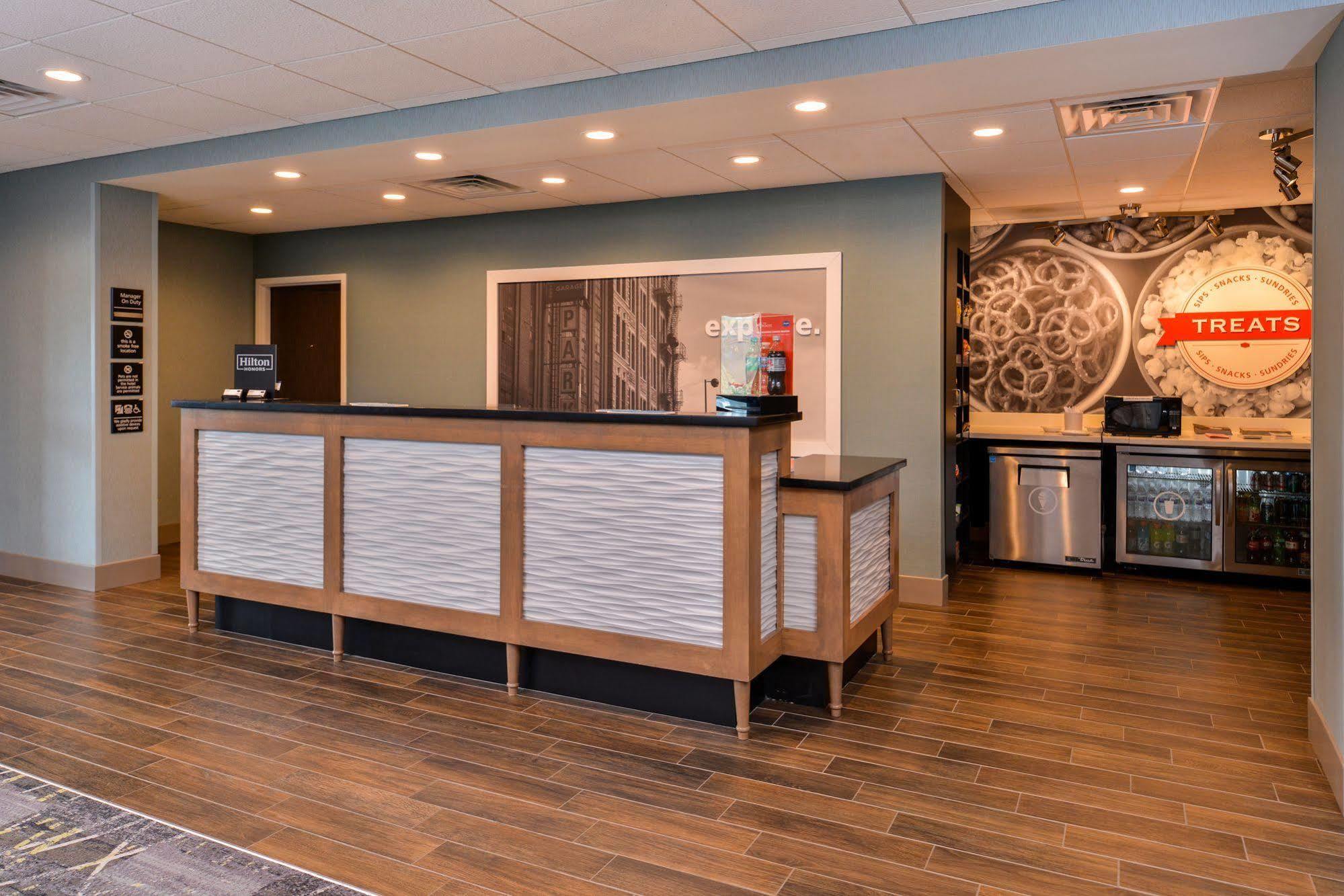 Hampton Inn By Hilton Omaha Airport, Ia Carter Lake Exterior photo